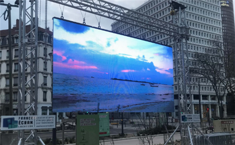 如何解決戶外全彩花屏故障？ |  成都戶外全彩屏